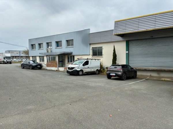 Location Local d'activités / Entrepôt Ingré
