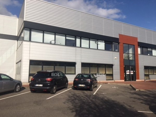 Location Local d'activités de 1788 m² Combs-la-Ville Beausoleil