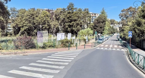 Location Local commercial de 372 m² Ville-d'Avray Rue de Versailles-Monastere