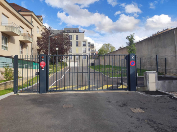 Vente Parking Plaisir - Parking 25 M² 19990€ - SeLoger