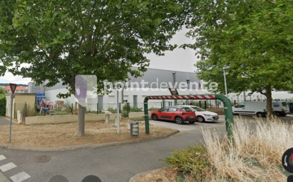 Location Local commercial de 112 m² Chanteloup-les-Vignes