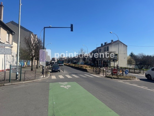 Location Local commercial de 416 m² Stains L'Avenir