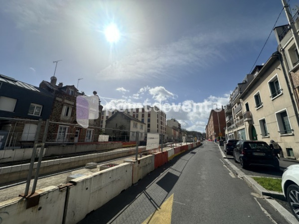 Location Local commercial de 40 m² Noisy-le-Sec Centre Ville-Mairie