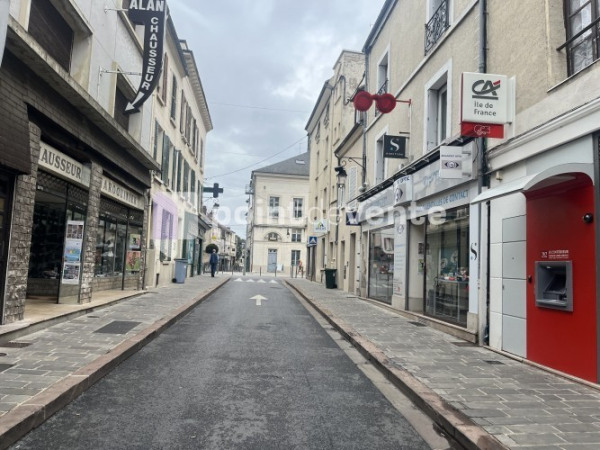 Location Local commercial de 160 m² Beaumont-sur-Oise Est