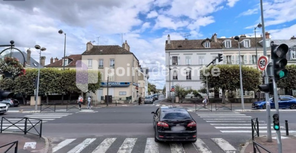 Location Local commercial de 125 m² Melun Centre