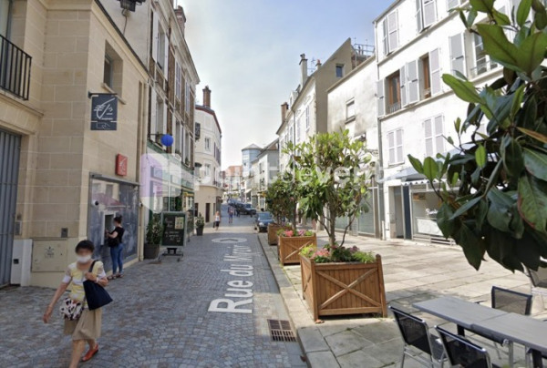 Location Local commercial de 13 m² Melun Centre