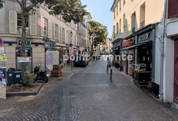 Location Local commercial de 56 m² Rueil-Malmaison Centre Ville