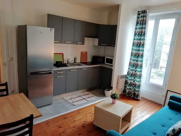 Location Appartement 2 Pièces Lagny Sur Marne Appartement F2t22 Pièces 3679 M² 738€mois