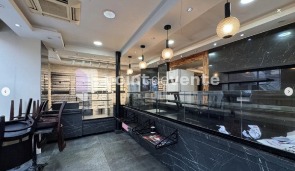 Location Local commercial de 140 m² Saint-Mandé Begin