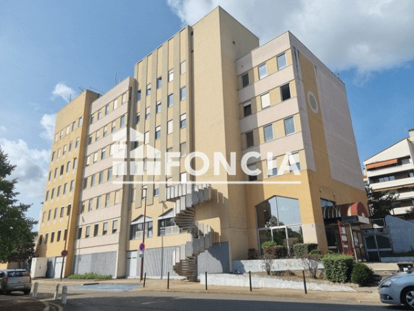 Location Local commercial Roanne