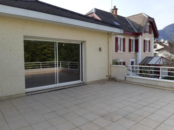 Location F3 St Martin D Heres Location Appartement 3 pièces Saint-Martin-d'Hères - Appartement F3/T3