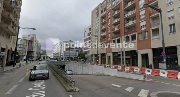 Location Local commercial de 220 m² Montigny-le-Bretonneux