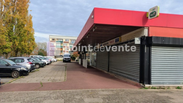 Location Local commercial de 197 m² Aubergenville Village