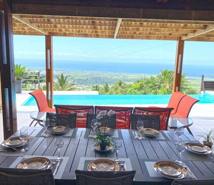 Haus De Vacances A Les Avirons En Pour 8 Pers 120m Amivac Com