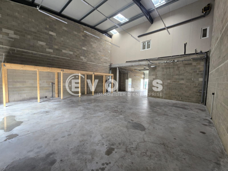 Location Local d'activités de 251 m² Étréchy