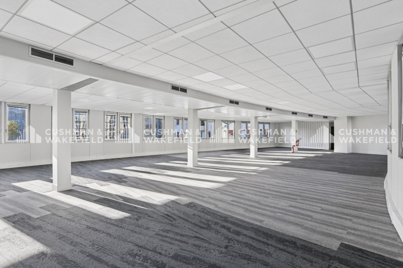 Location Bureau de 439,3 m² Montrouge Aristide Briand