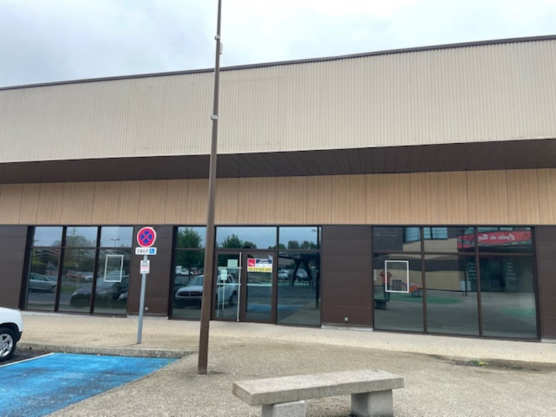 Location Local commercial Vauxbuin