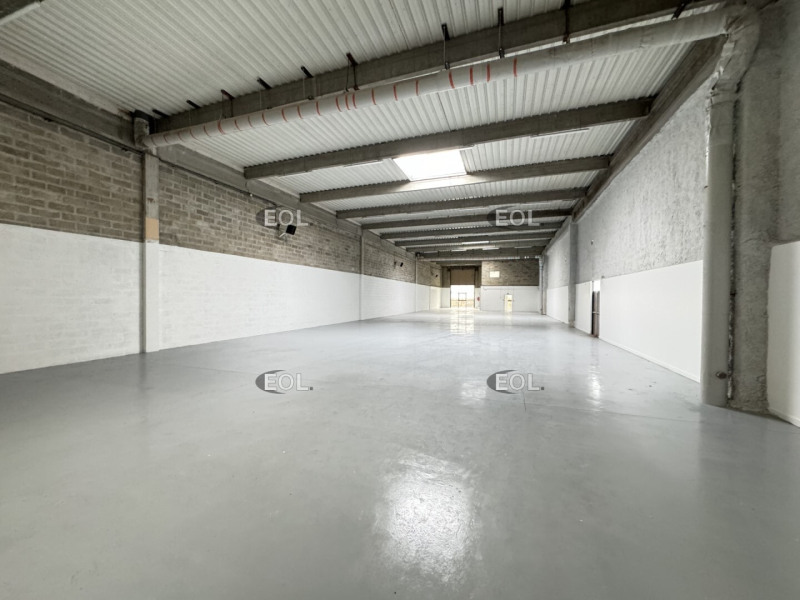 Location Local d'activités de 882 m² Coignières