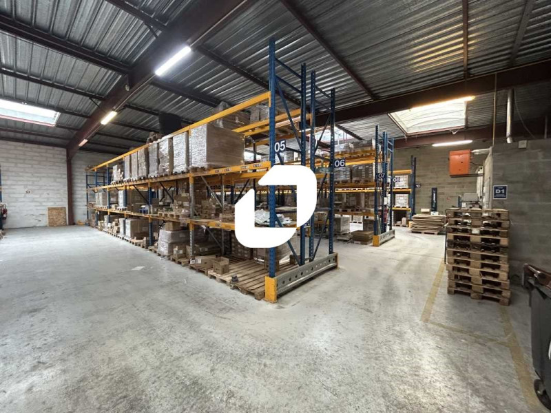Location Local d'activités de 1821 m² Saint-Pierre-du-Perray