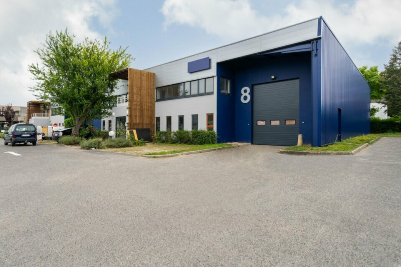 Location Local d'activités de 928 m² Saint-Ouen-l'Aumône Vert Galant