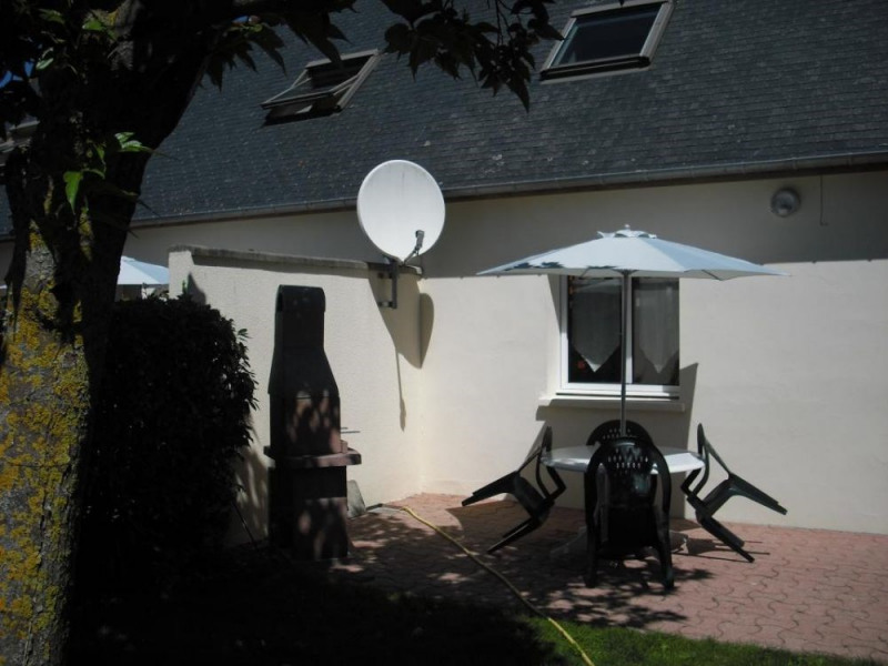 Clévacances - Maison mitoyenne à une autre location.