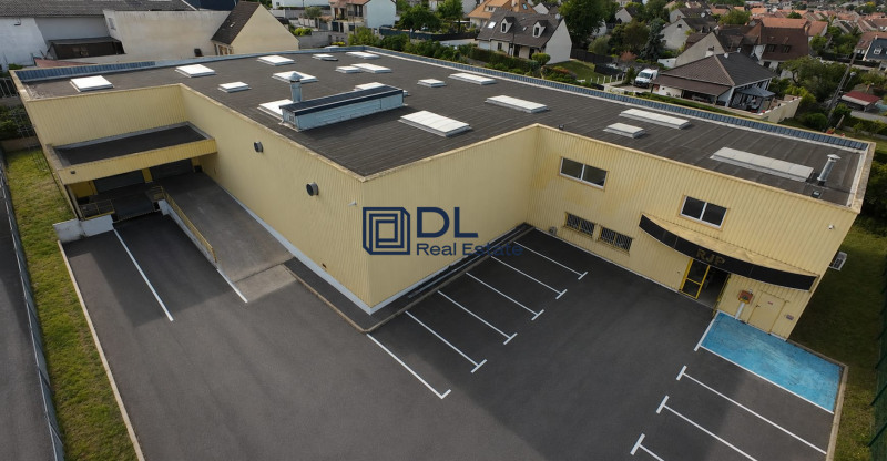 Location Entrepôt de 1483 m² La Ville-du-Bois