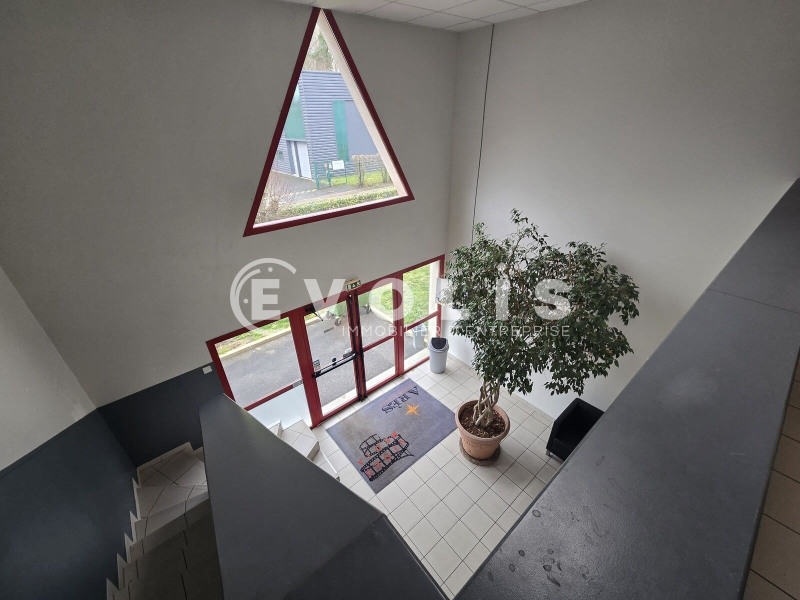Location Bureau de 99 m² Étréchy