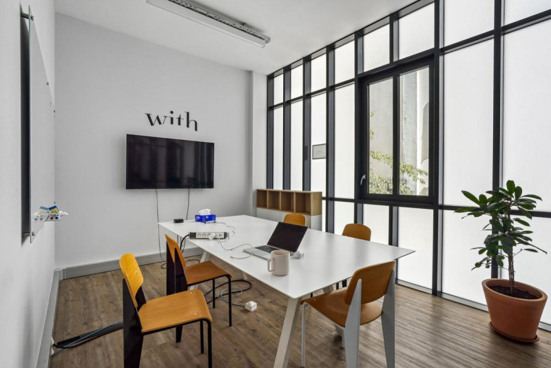 Location Bureau de 102 m² Paris 17ème Batignolles-Cardinet