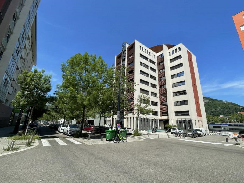 Location Bureau Grenoble (38) Berriat-Ampere de 135 m² - dispo