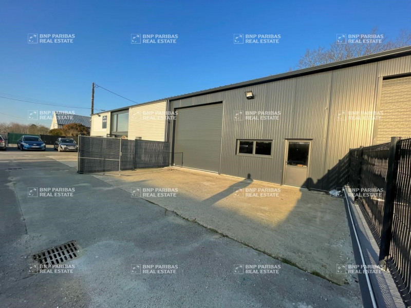 Location Local d'activités / Entrepôt Saint-Armel