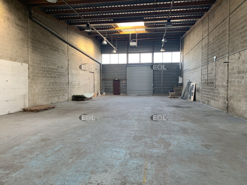 Location Local d'activités de 813 m² Coignières