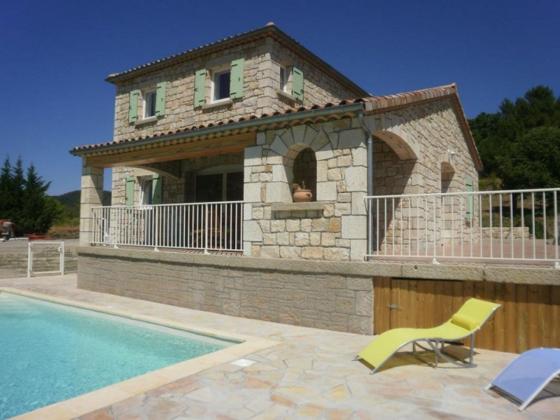 Très belle maison indépendante en pierre de pays aménagée en plein cœur de la Cévennes Ardéchoise...
