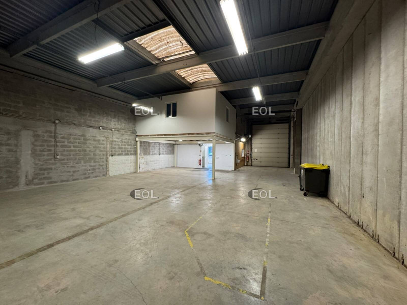 Location Entrepôt de 225 m² Roissy-en-Brie Ascott-Village Ouest-Le Verger
