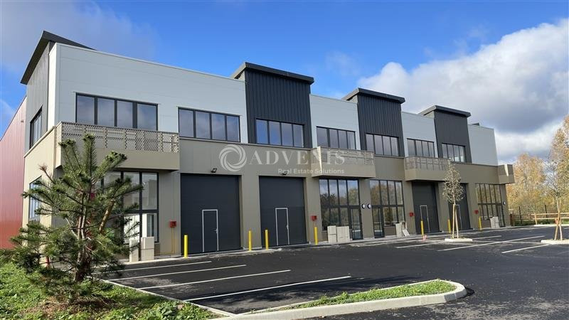 Location Local d'activités de 704 m² Saint-Pierre-du-Perray