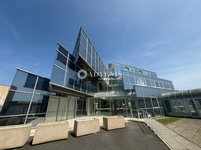 Location Bureau de 265 m² Les Essarts-le-Roi Gallot