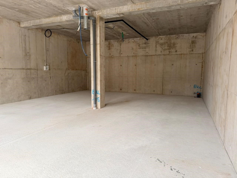 Location Local d'activités / Entrepôt Alata