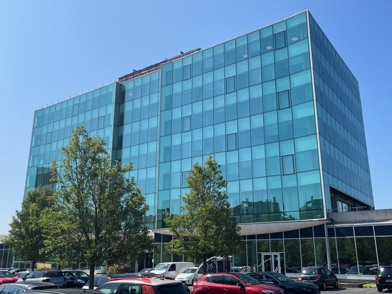 Location Bureau de 868 m² Pontoise Les Larris-Maradas