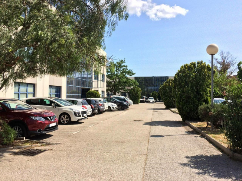Location Bureau La Garde (83) Les Plantades-Pierrascas de 202 m²