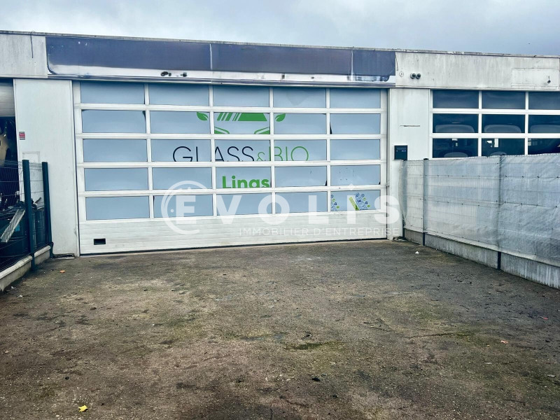 Location Local d'activités de 105 m² Linas