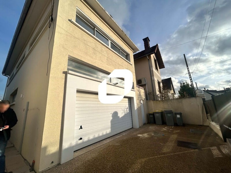 Location Local d'activités de 611 m² Gonesse
