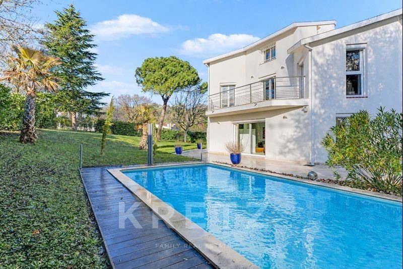 Maison d'architecte à vendre dans le quartier Rangueil-Sauzelong-Pech David-Pouvourville