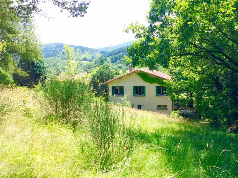 Un pied à terre douillet pour randonneurs et pêcheurs avec cheminée