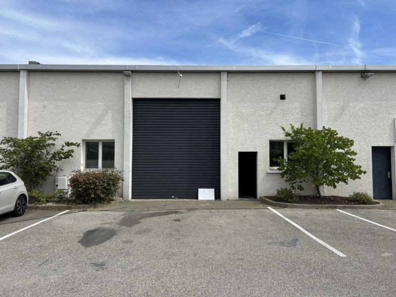 Location Local d'activités / Entrepôt Décines-Charpieu