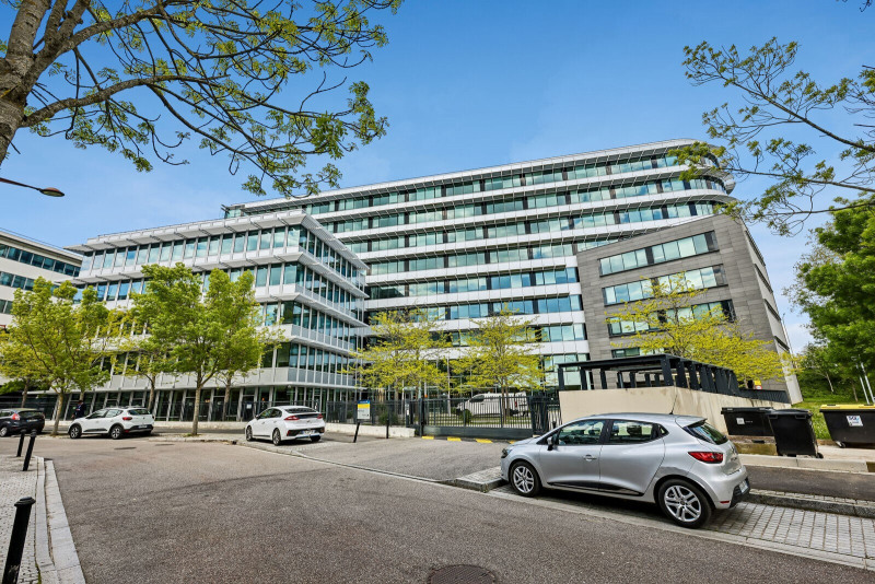 Location Bureau de 8813 m² Montigny-le-Bretonneux Le Pas du Lac