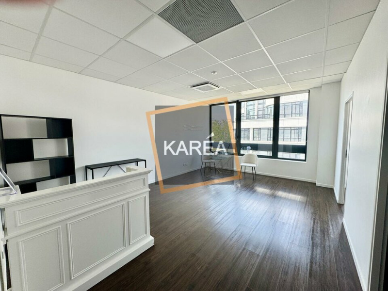 Location Bureau de 89,11 m² Chessy