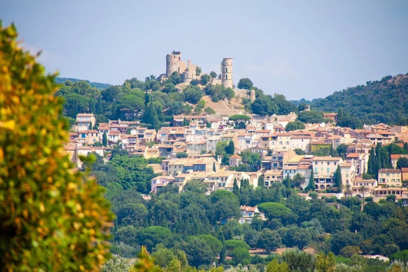 Location Boutique Grimaud