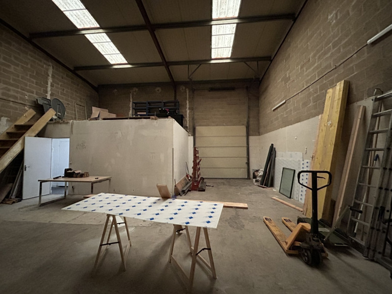 Location Local d'activités de 140 m² Stains Le Bois Moussay-Les Parouzets