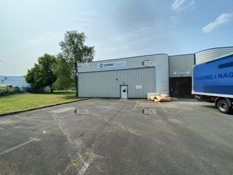 Location Local d'activités de 1772 m² Saint-Pierre-du-Perray