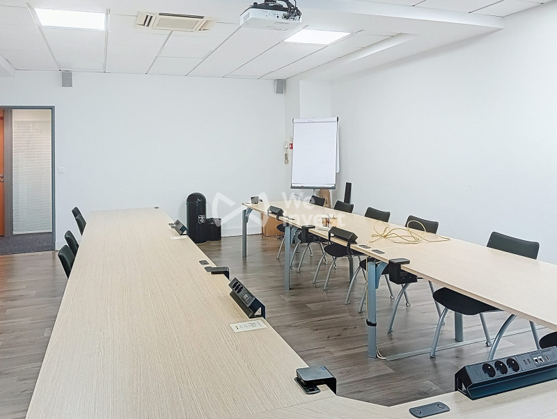 Location Bureau de 176 m² Magny-le-Hongre