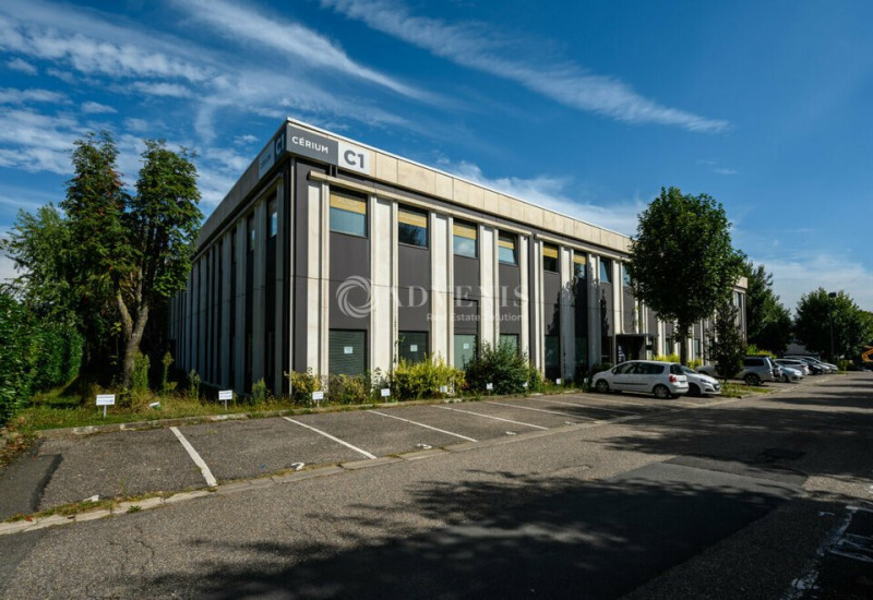Location Bureau de 1456 m² Cergy